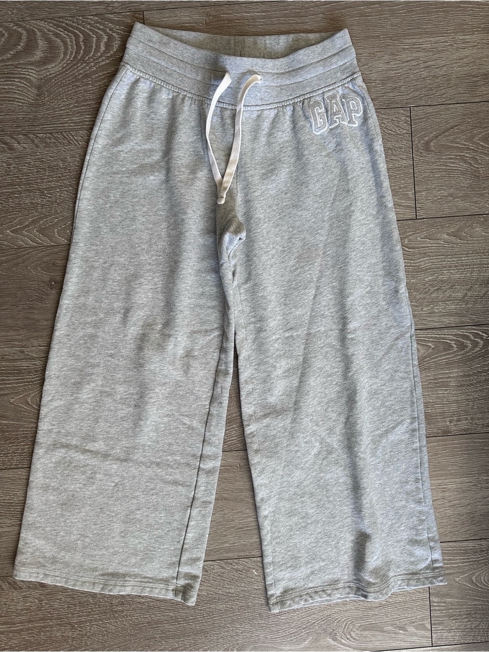 Cropped Wide leg Gray Drawstring Capri Sweatpants